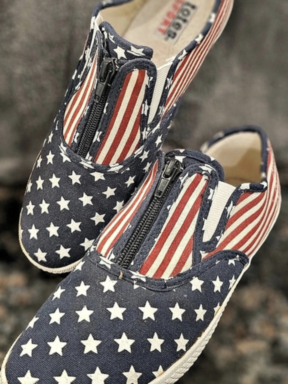 Totes Isotoner Women's Flag Print Canvas Sneakers US 7.5 W